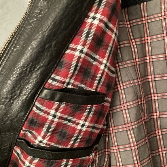 Hugo Boss Orange Thermore lined black leather jacket. Super warm. Soft leather. - Picture 5 of 7